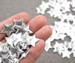 Akyol - Kerstversiering - Kerstster - Zilveren Sterren - Zilver- Versiering - Kerststukje Maken - Kerststuk - Sterren - 50 Stuks - Feestdagen - Decoratie - Kerstversiering - Kerst Decoratie - Tafel Decoratie Kerst - Kerst Flash Sale