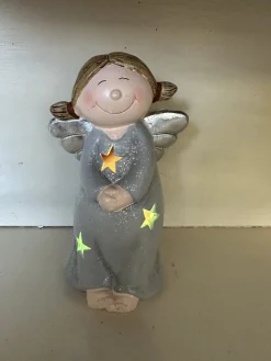 Impuls Verlichte Kerstfiguren^Kerstbeeldje Zilveren Kerstengel -Met Colourchanging Led - Zilver & Glitters - Sterren - Keramiek - Hoogte 17X10X7 Cm - Kerstdecoratie