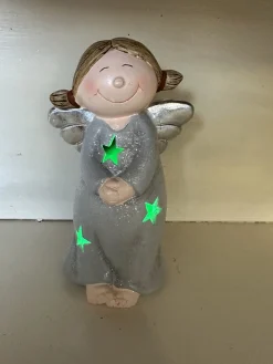 Impuls Verlichte Kerstfiguren^Kerstbeeldje Zilveren Kerstengel -Met Colourchanging Led - Zilver & Glitters - Sterren - Keramiek - Hoogte 17X10X7 Cm - Kerstdecoratie