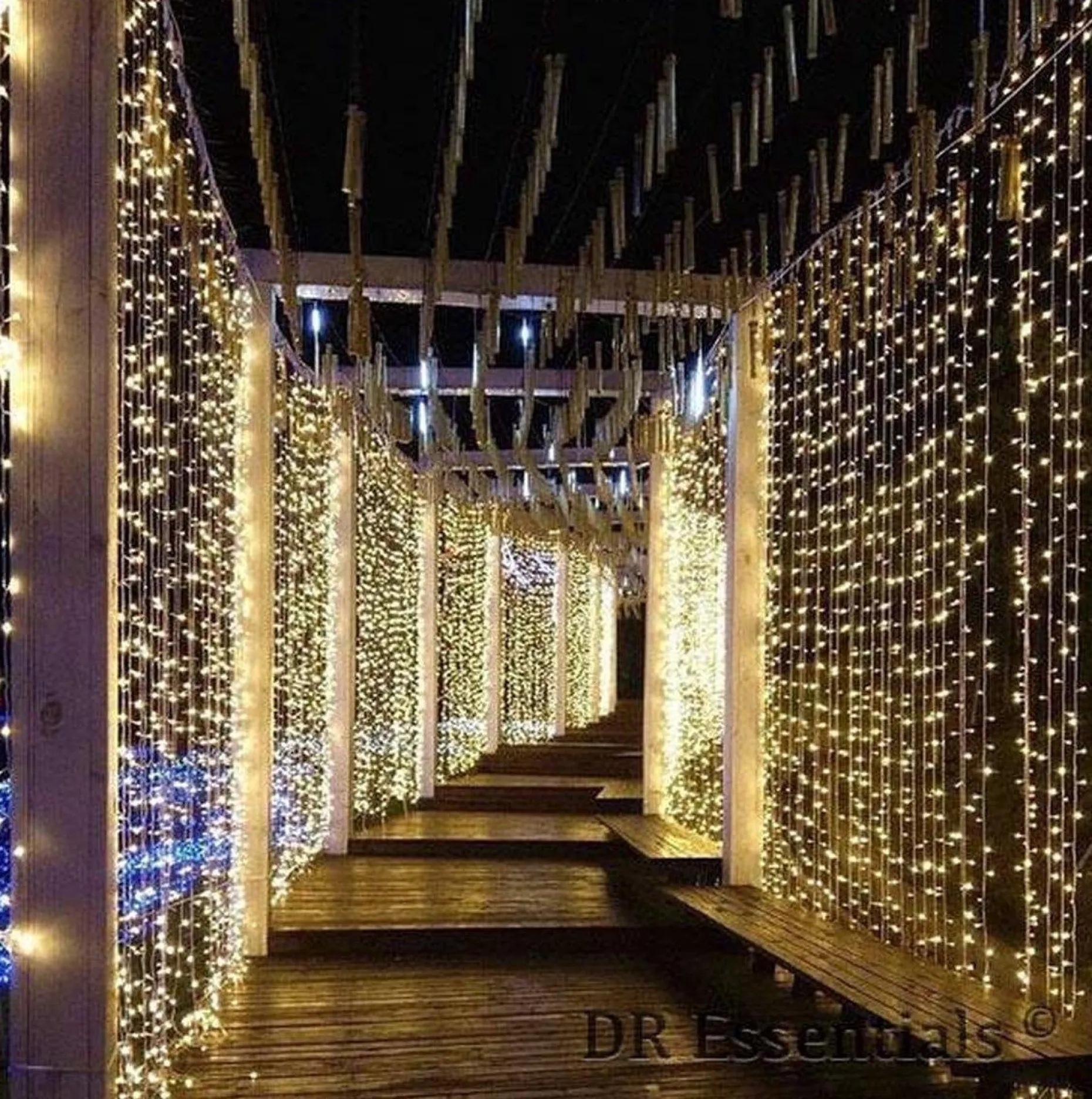 Merkloos Lichtgordijnen^Led Gordijn 3X3 Meter - Kerstverlichting - 300 Leds - Lichtgordijn - Warm Wit - Kerstmis - Feestdagen - Binnenverlichting - Trouwfeest Verlichting